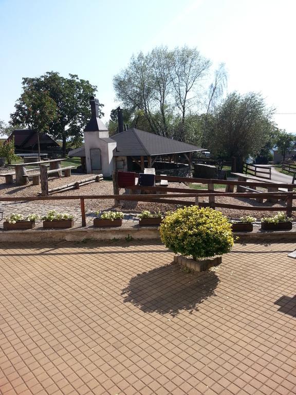 Kozakov Apartmany - Druhe Patro Tatobity Buitenkant foto